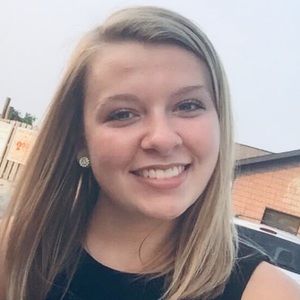 Meet your Posher, Abbey